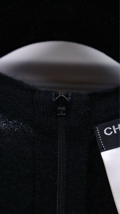 Chanel 19年黑色马海毛珍珠百褶连衣裙-16