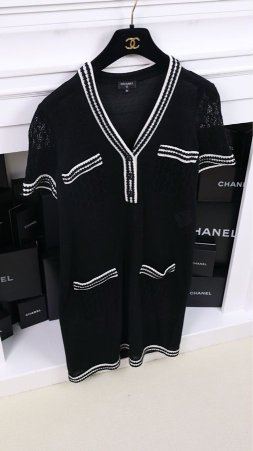 Chanel 19年黑白滚边针织短袖连衣裙-2