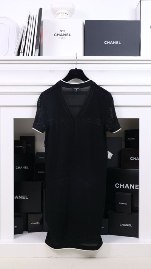 Chanel 19年黑白滚边针织短袖连衣裙-4