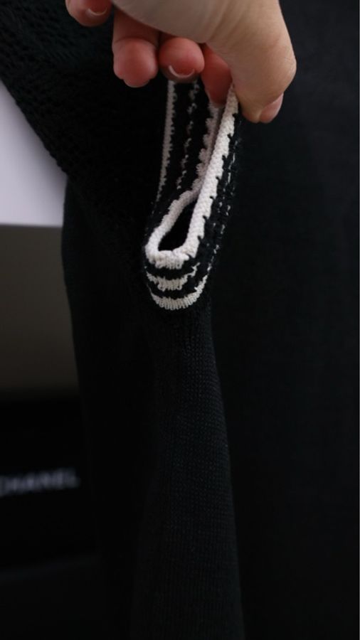 Chanel 19年黑白滚边针织短袖连衣裙-11