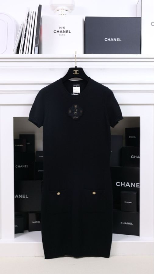 Chanel 09年黑色针织小鹿图案短袖连衣裙-0