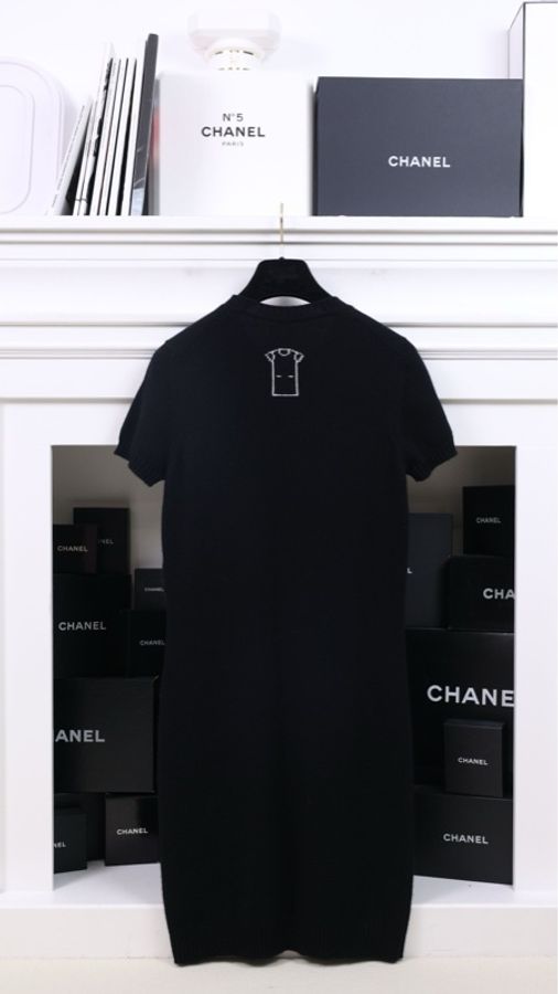 Chanel 09年黑色针织小鹿图案短袖连衣裙-1