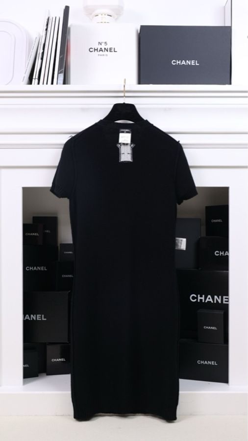 Chanel 09年黑色针织小鹿图案短袖连衣裙-4