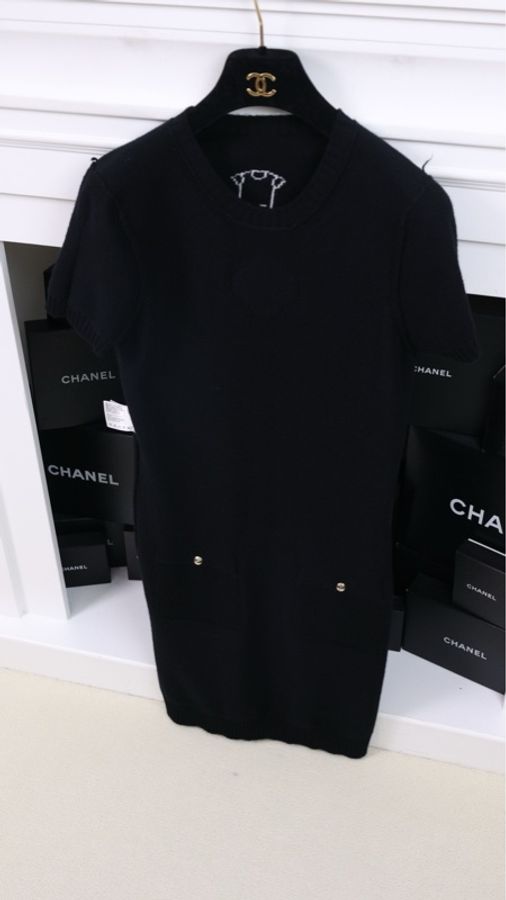 Chanel 09年黑色针织小鹿图案短袖连衣裙-6