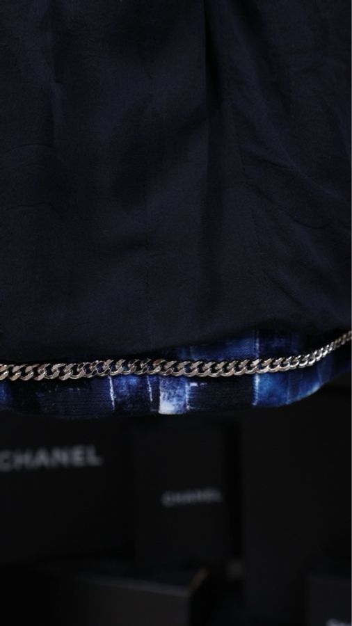 Chanel 21C度假系列短袖黑蓝字母涂鸦白色钻扣crop短外套-12