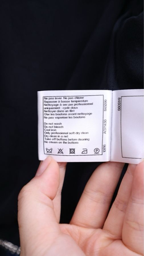 Chanel 21C度假系列短袖黑蓝字母涂鸦白色钻扣crop短外套-19