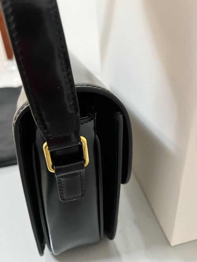CELINE Triomphe 凱旋門肩背包(大)22cm 黑金亮澤牛皮|近全新|專櫃正品全配-23