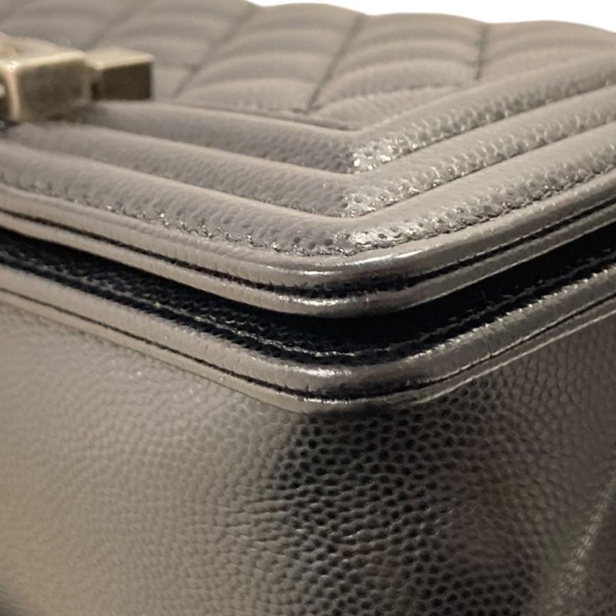 CHANEL 香奈兒 THE BOY BAG MINI 黑色 荔枝皮 魚子醬皮 銀釦-9