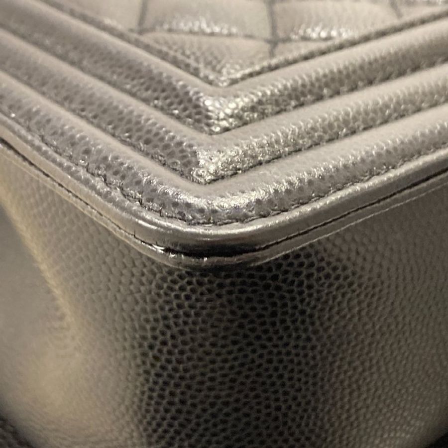 CHANEL 香奈兒 THE BOY BAG MINI 黑色 荔枝皮 魚子醬皮 銀釦-12