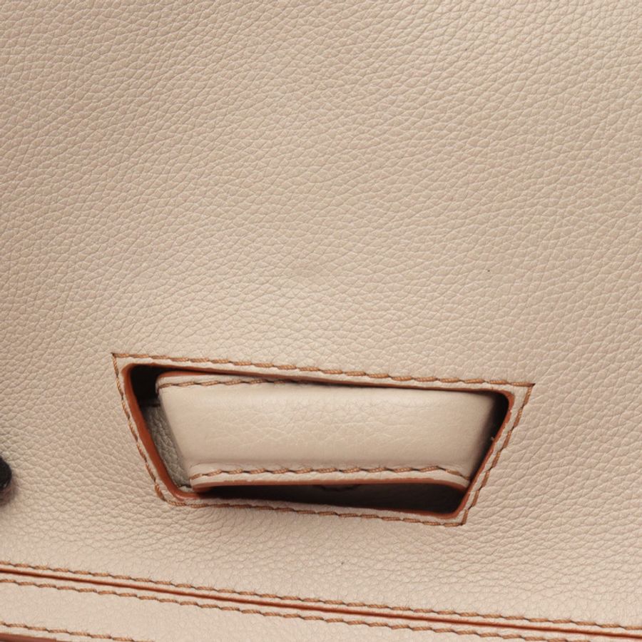 LOEWE Barcelona Soft 2WAY 鏈條單肩斜背包,米色皮革,二手女款-13
