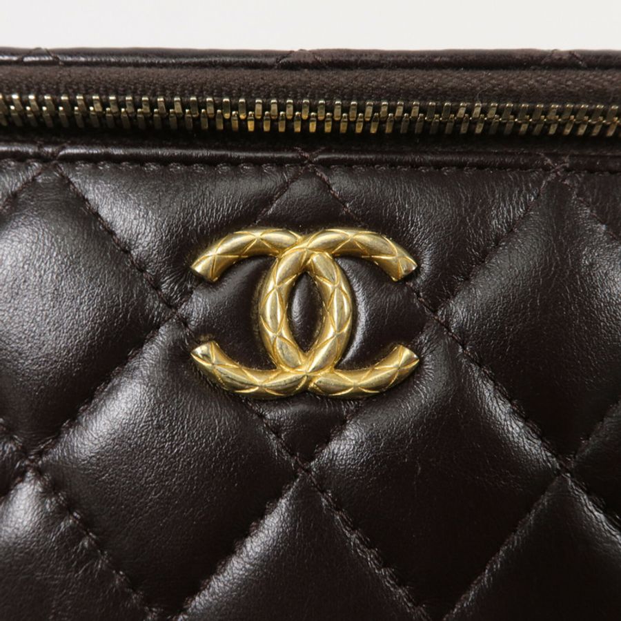 CHANEL 羊皮皮革Vanity Case鏈帶肩背袋-8