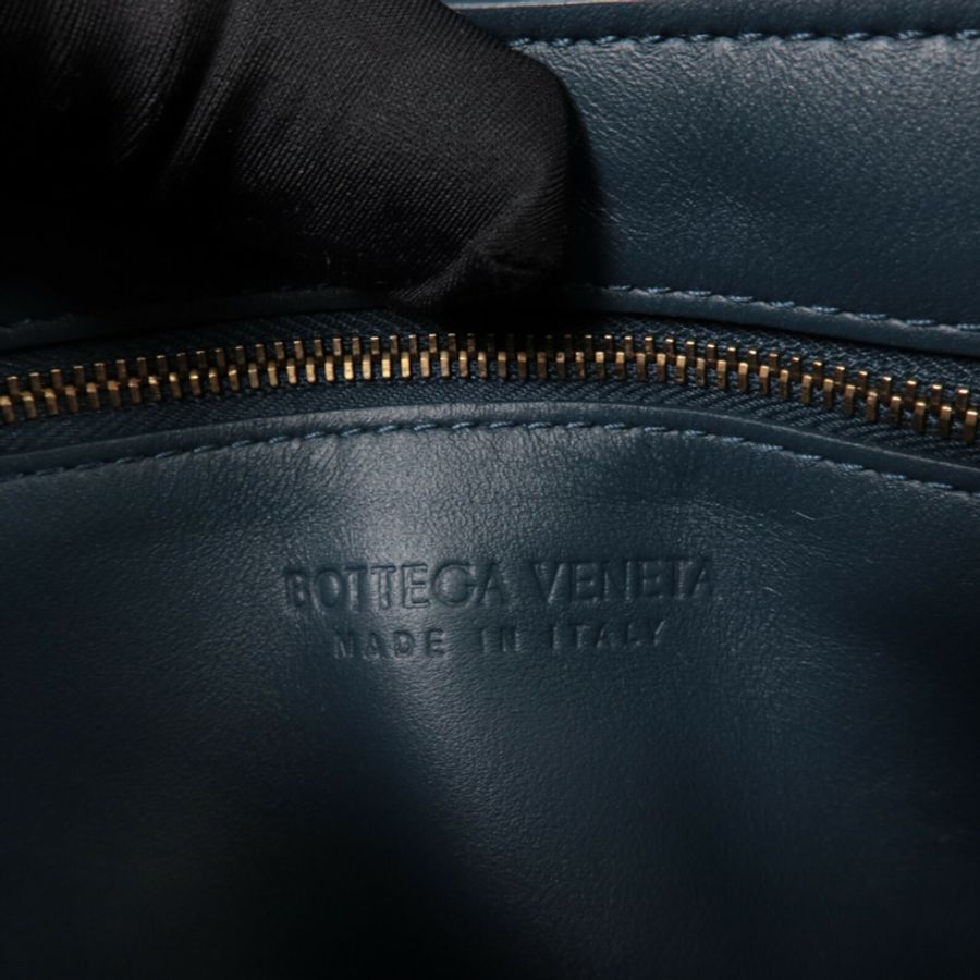 BOTTEGA VENETA 羊皮皮革Padded Cassette肩背袋-5