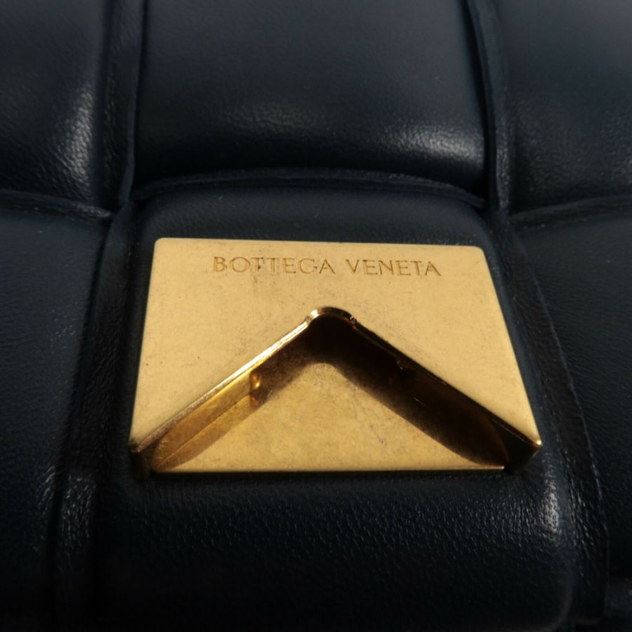BOTTEGA VENETA 羊皮皮革Padded Cassette肩背袋-7
