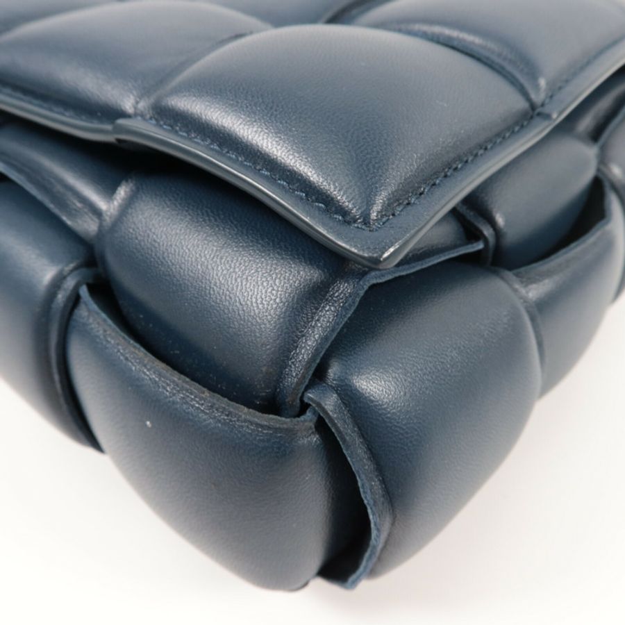 BOTTEGA VENETA 羊皮皮革Padded Cassette肩背袋-10