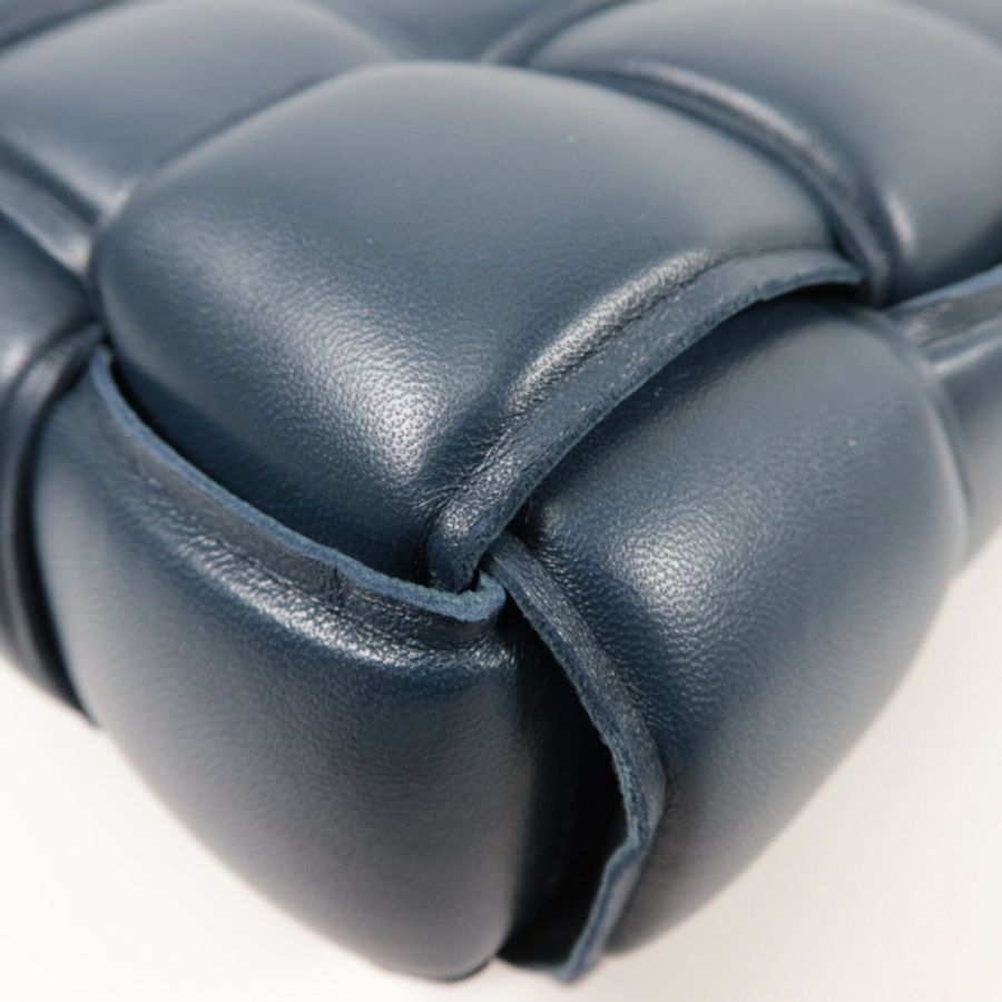 BOTTEGA VENETA 羊皮皮革Padded Cassette肩背袋-12