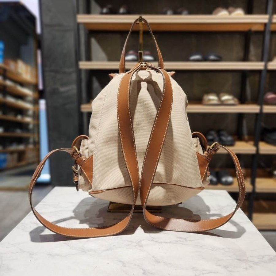 ⏰當季全新品 專櫃8萬🌺Miu Miu 5BZ042 帆布拼皮革多口袋後背包 帆船繩米色/白蘭地色-6
