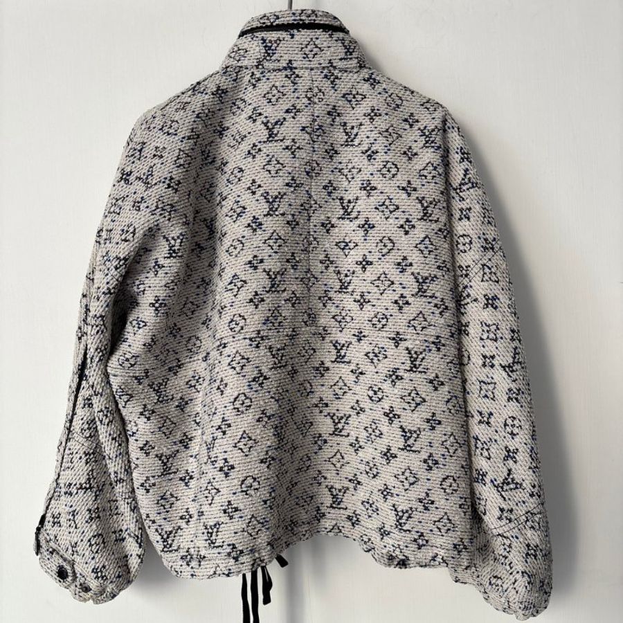 34號 ::LOIUS VUITTON:: LV 藍白 Monogram 緹花連帽拉鍊外套 抽繩下擺-1
