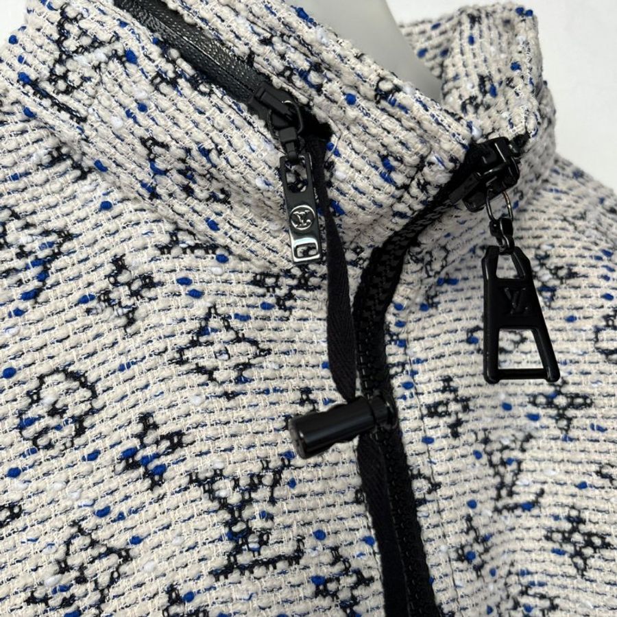 34號 ::LOIUS VUITTON:: LV 藍白 Monogram 緹花連帽拉鍊外套 抽繩下擺-12