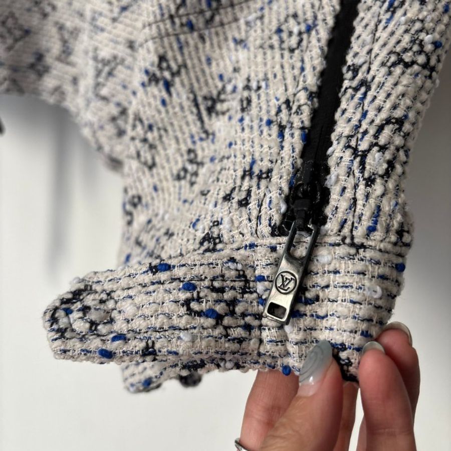 34號 ::LOIUS VUITTON:: LV 藍白 Monogram 緹花連帽拉鍊外套 抽繩下擺-20