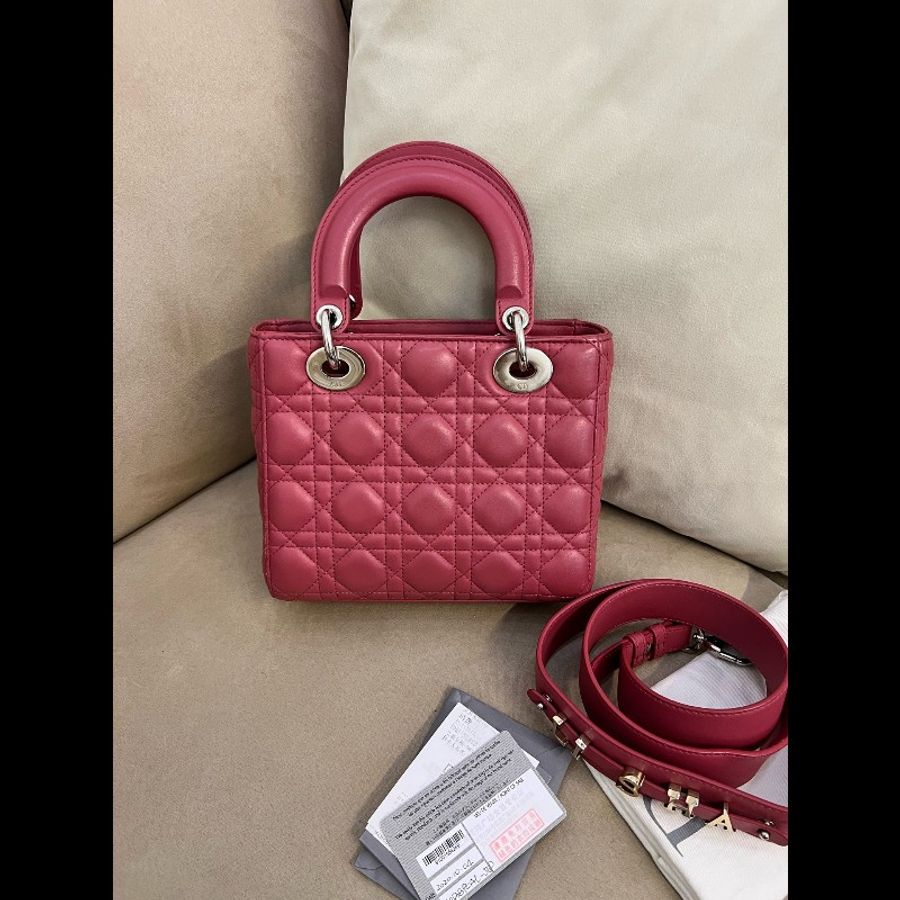 DIOR迪奧 Lady Dior My ABCDior淺金色飾面金屬吊飾 四格戴妃小羊皮-3