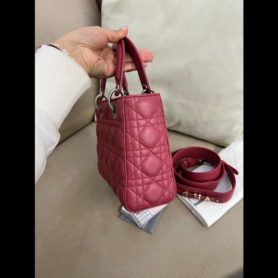 DIOR迪奧 Lady Dior My ABCDior淺金色飾面金屬吊飾 四格戴妃小羊皮-5