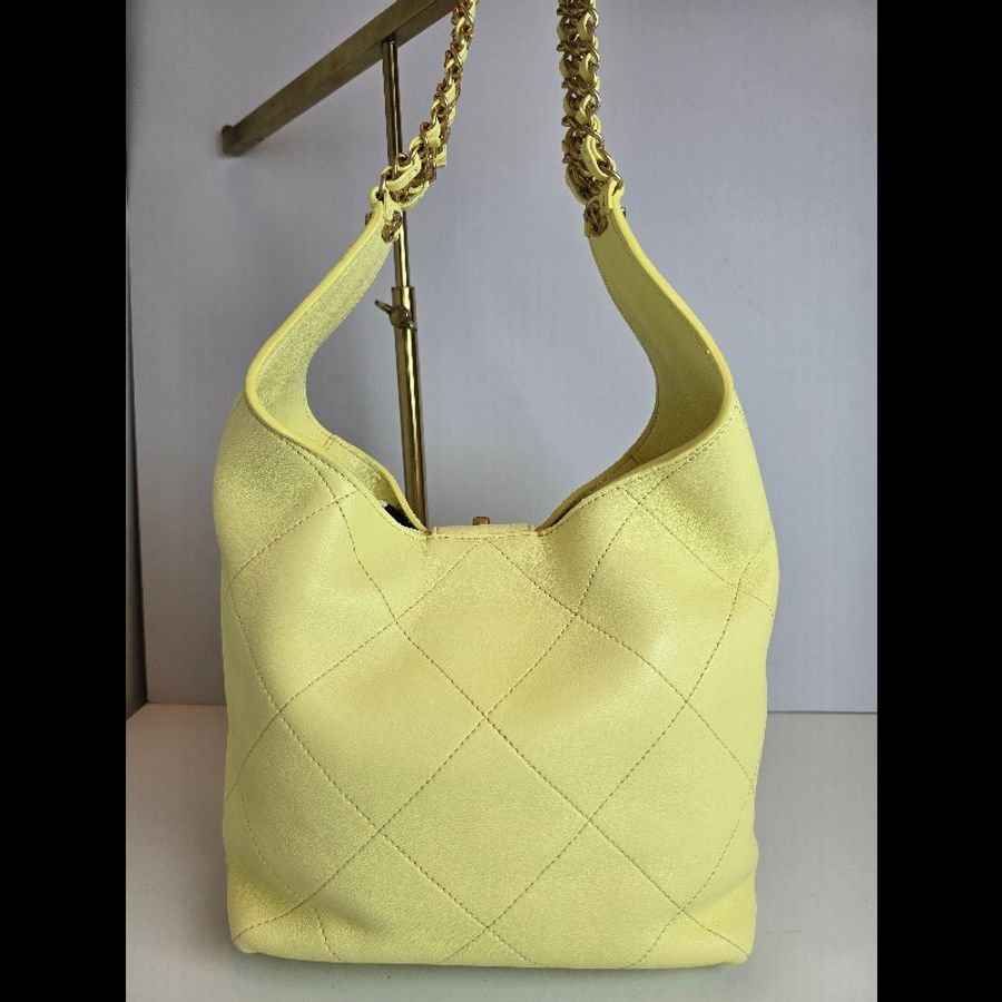 Chanel hobo 檸檬黃半月包-6