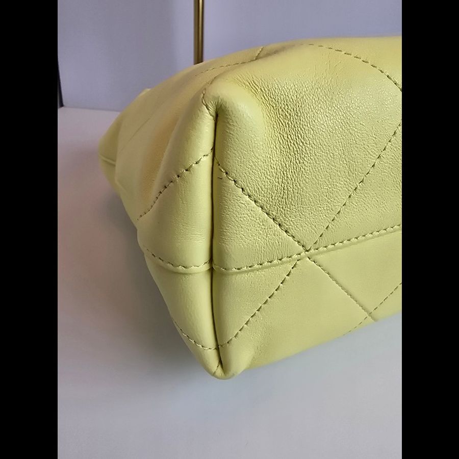 Chanel hobo 檸檬黃半月包-7