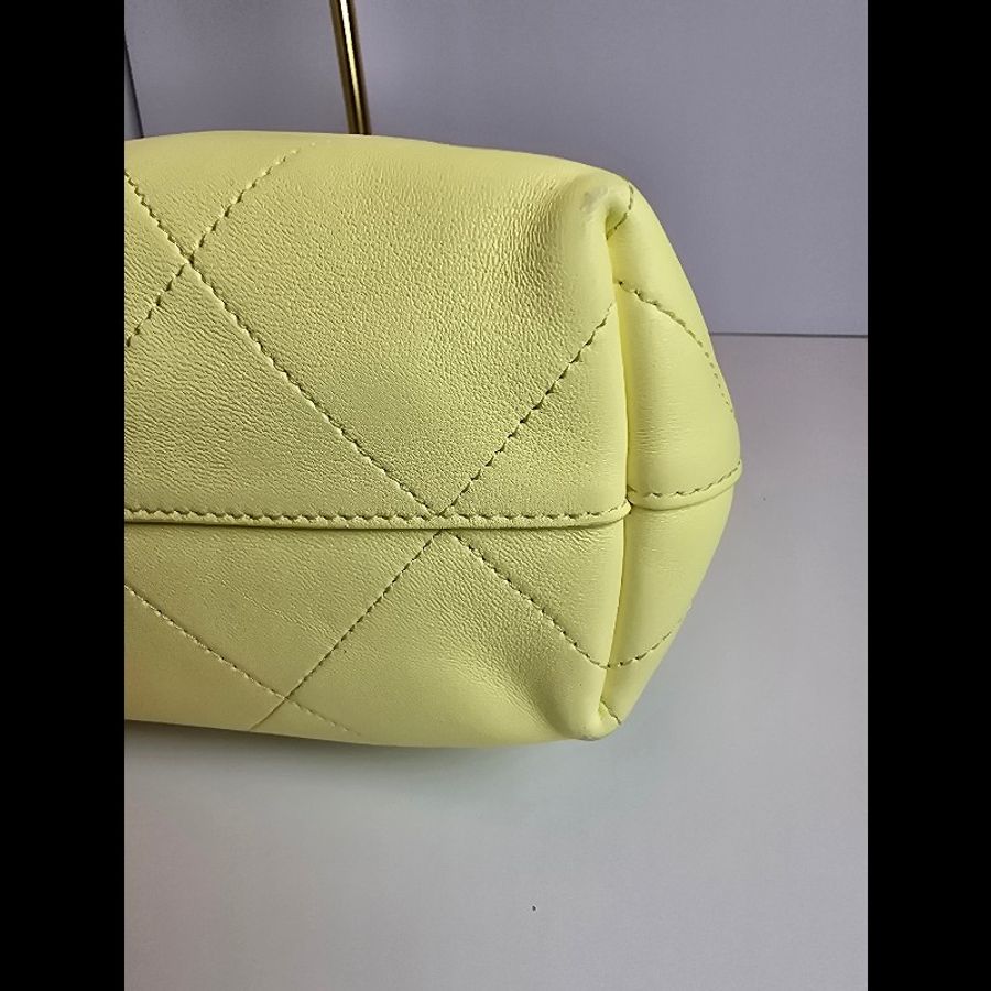 Chanel hobo 檸檬黃半月包-8