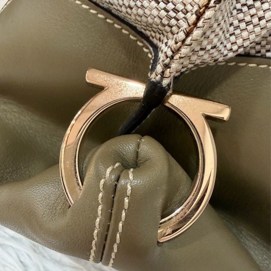 Ferragamo 防潑水帆布橄欖綠牛皮手提斜背包 肩背包 側背包 醫生包 兩用包-15