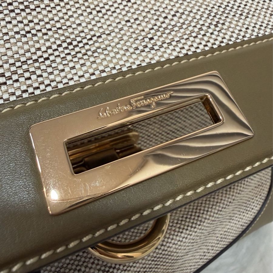 Ferragamo 防潑水帆布橄欖綠牛皮手提斜背包 肩背包 側背包 醫生包 兩用包-17