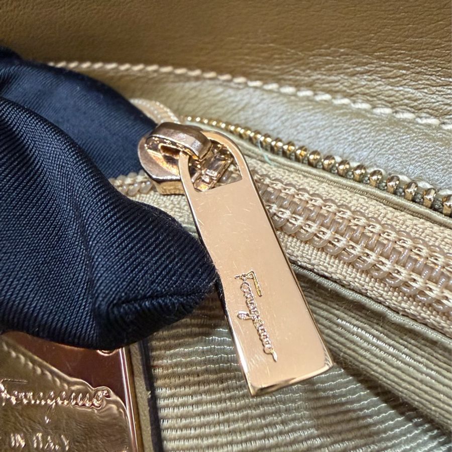 Ferragamo 防潑水帆布橄欖綠牛皮手提斜背包 肩背包 側背包 醫生包 兩用包-41