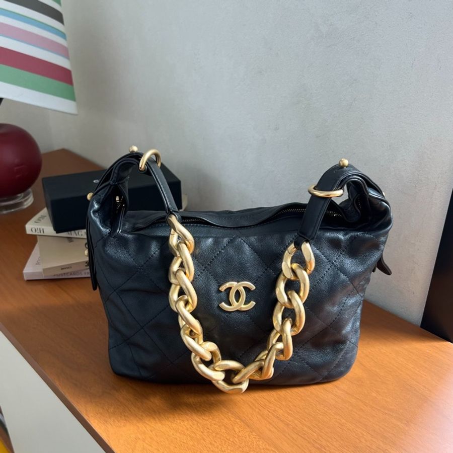 Chanel • 22c黑金嬉皮Hobo餃子包 全新全配-3