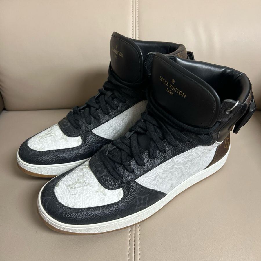 95新 LOUIS VUITTON Rivoli 帆布 系帶圓頭 高幫 時尚板鞋 男款 黑白 7碼-2