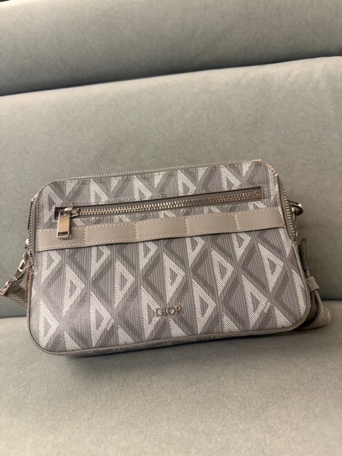 DIOR Hit the Road Gravity 緹花圖騰郵差包-4