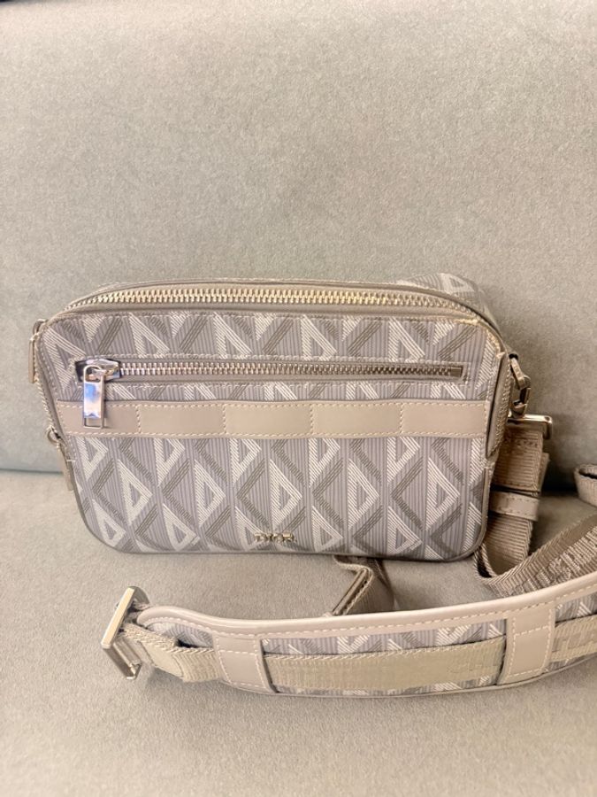 DIOR Hit the Road Gravity 緹花圖騰郵差包-5