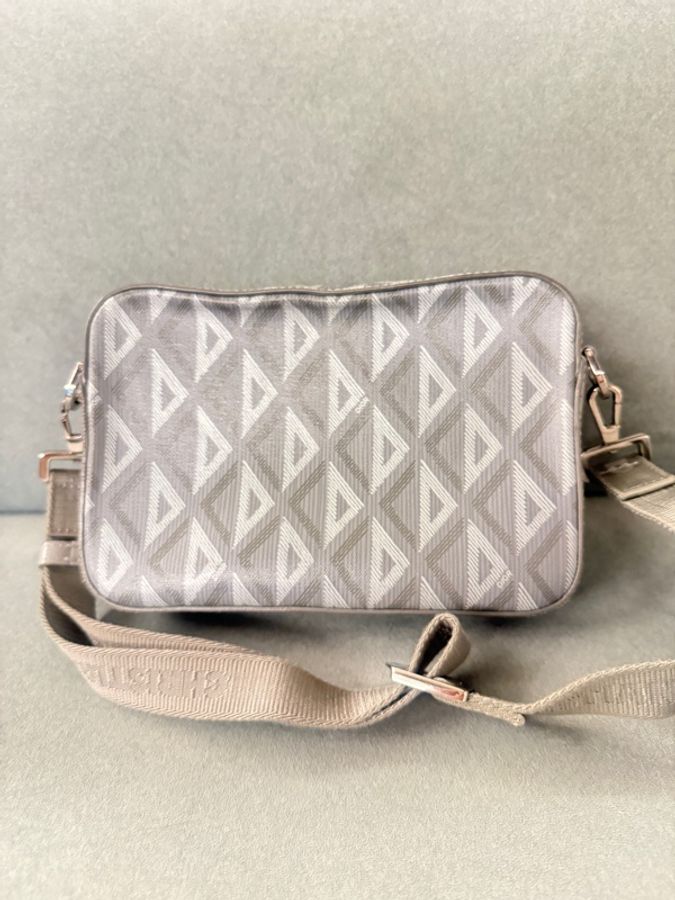 DIOR Hit the Road Gravity 緹花圖騰郵差包-9