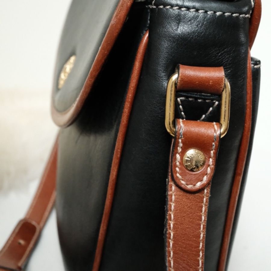 CELINE Vintage 1980s 經典凱旋門金餅 沉靜黑x焦糖棕撞色馬鞍斜背包-4