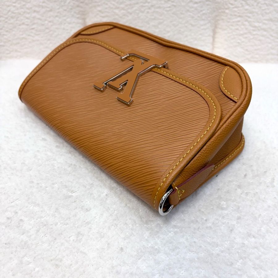 LV 蜜黃EPI牛皮大logo下蓋Buci法棍包M59459-24