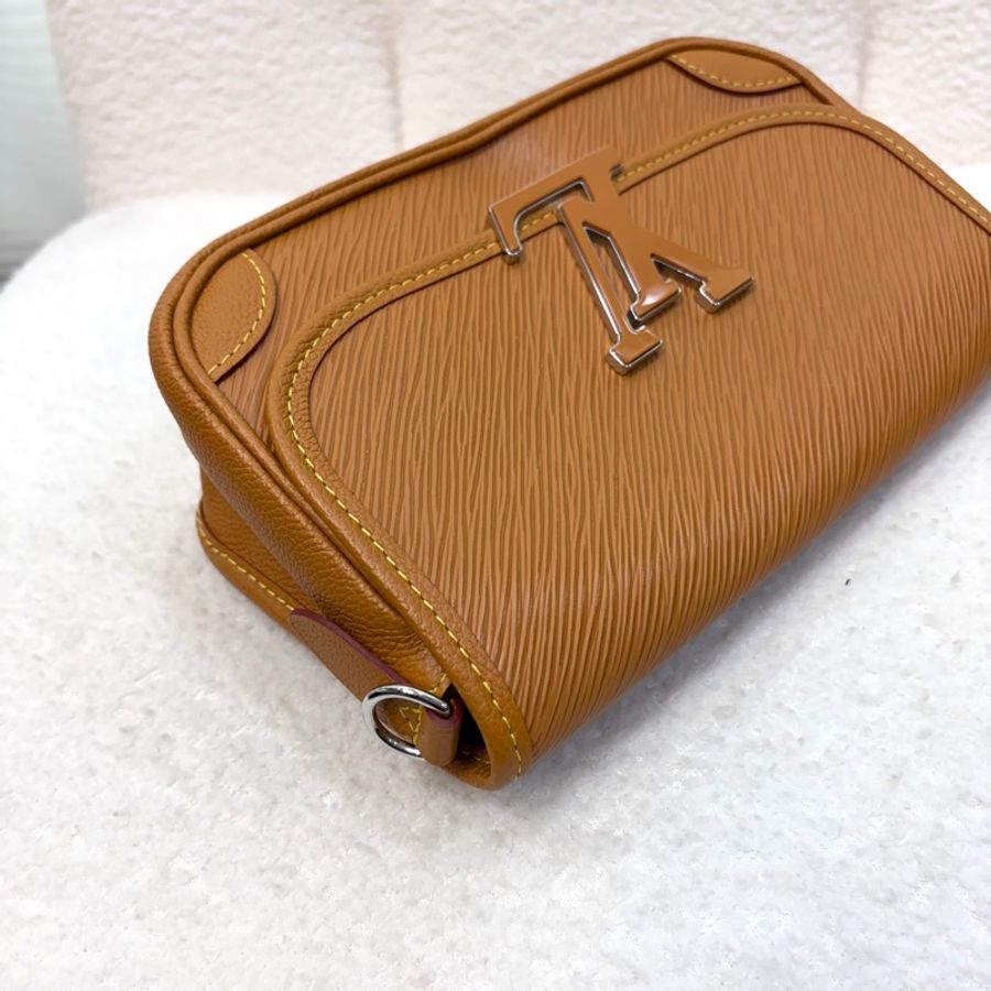 LV 蜜黃EPI牛皮大logo下蓋Buci法棍包M59459-25