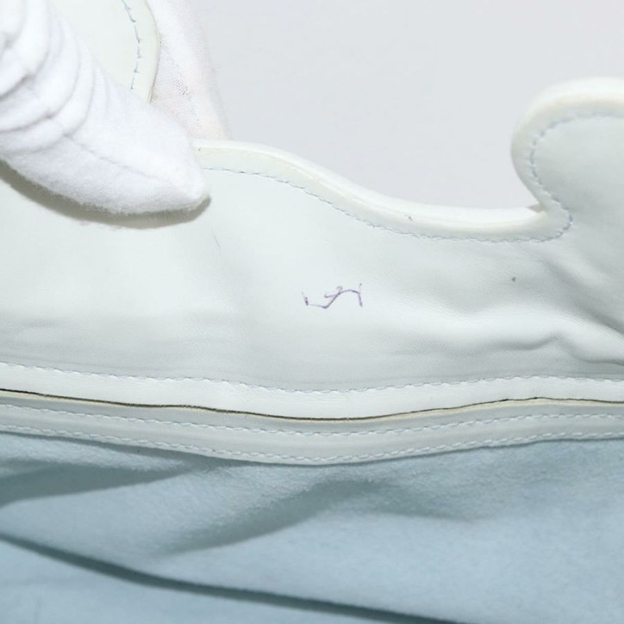 【日本直送】BOTTEGA VENETA INTRECCIATO 手袋皮革白色正品 am11708A-21