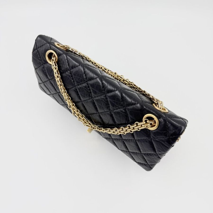 CHANEL - 黑色金釦牛皮2.55 24cm肩側背包-6