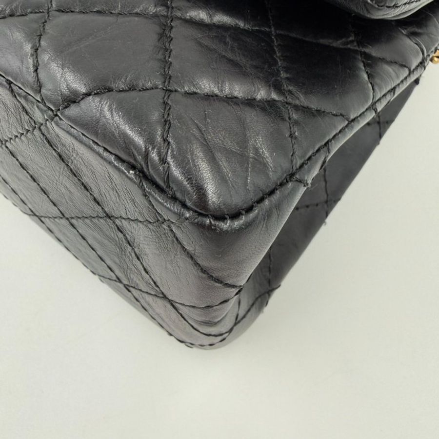 CHANEL - 黑色金釦牛皮2.55 24cm肩側背包-8