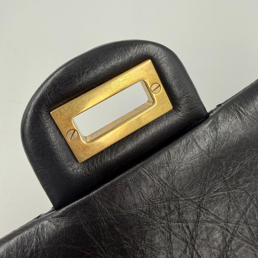 CHANEL - 黑色金釦牛皮2.55 24cm肩側背包-19