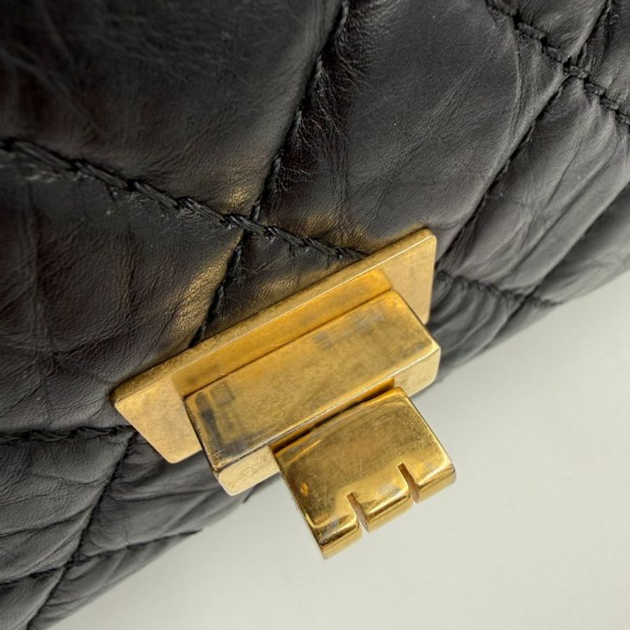 CHANEL - 黑色金釦牛皮2.55 24cm肩側背包-23