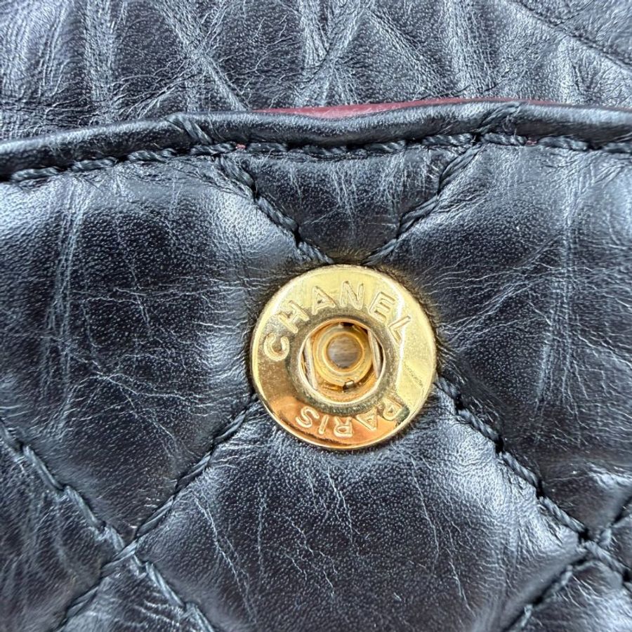 CHANEL - 黑色金釦牛皮2.55 24cm肩側背包-25