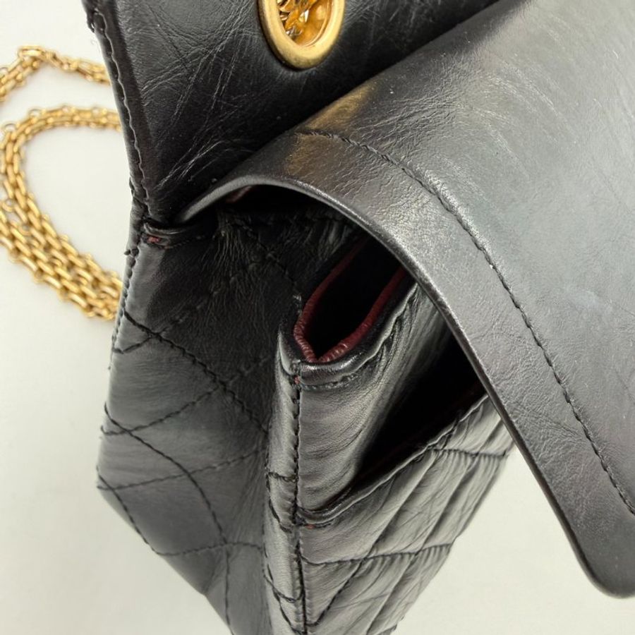 CHANEL - 黑色金釦牛皮2.55 24cm肩側背包-27