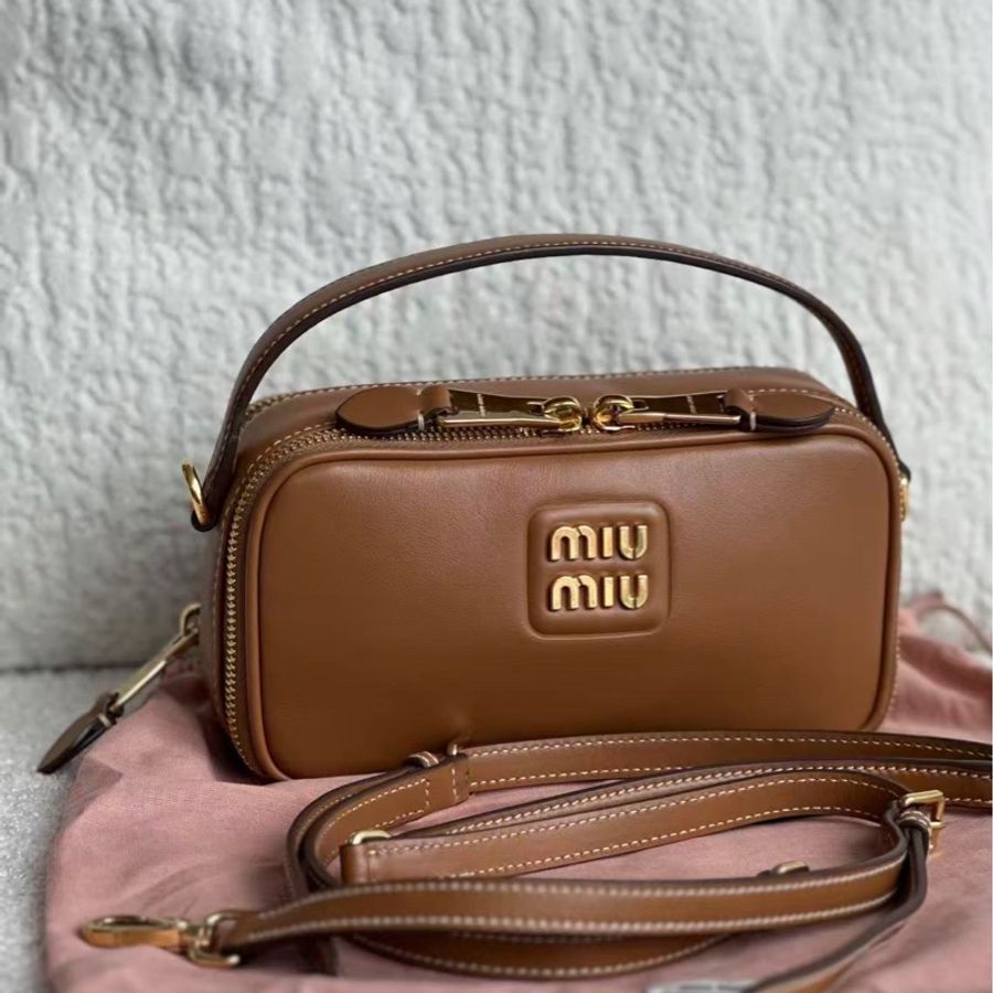 MiuMiu繆繆 保齡球相機包幹邑色 附件 肩帶 塵袋-0