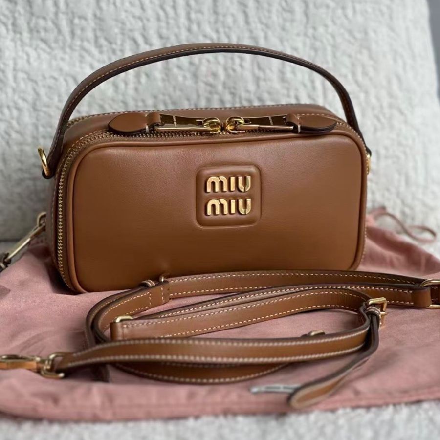 MiuMiu繆繆 保齡球相機包幹邑色 附件 肩帶 塵袋-3