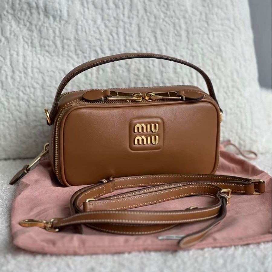 MiuMiu繆繆 保齡球相機包幹邑色 附件 肩帶 塵袋-4