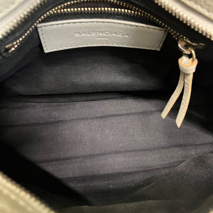 Balenciaga巴黎世家Mini Le City淺灰色金扣迷你機車手提單肩斜挎包 尺寸24*16*9cm附件:肩帶 塵袋 鏡子-5